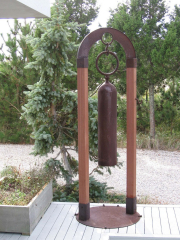 oxygen bottle gong with hammer